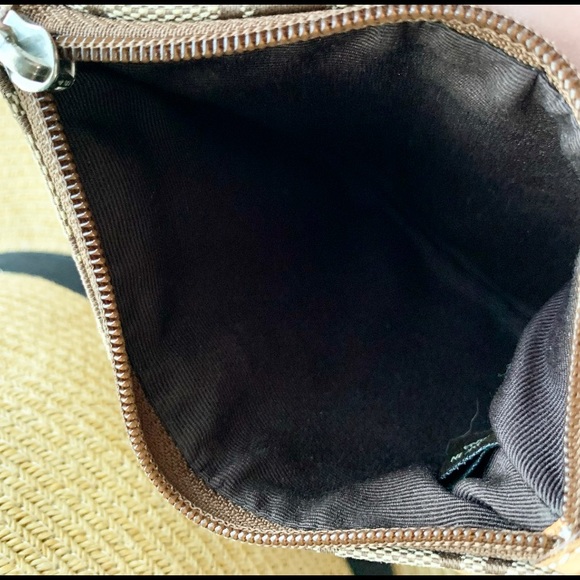 Signature “C” Coach Wristlet 🤩 - Picture 5 of 6